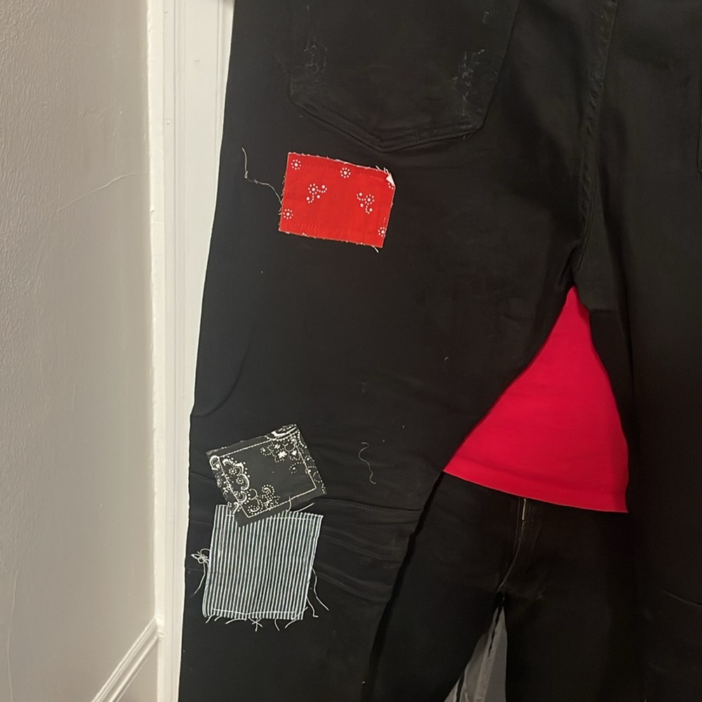 Patterned Black Ripped Jeans - Picture 3 of 5